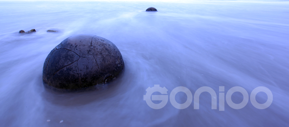 moreaki boulders